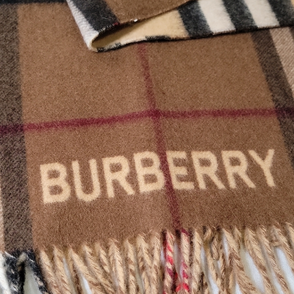 Burberry  Check Cape/Poncho in Tan, Brown and Black - Picture 4 of 5